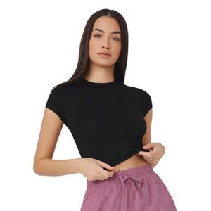 🔃Solid Black Crop Top Tee Shirt